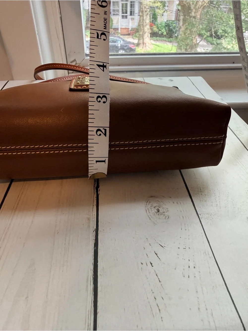 Dooney & Bourke | Florentine Rosy Crossbody Bag in Chestnut Brown Leather